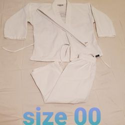 Karate uniform size 00  
