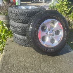 Like New Stock jeep Wrangler(2013) rims and tires