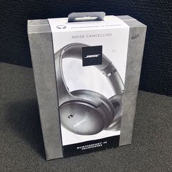 Bose QuietComfort 45 Headphones - NEW IN BOX