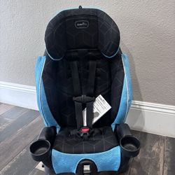 LIKE NEW 2 In 1 EVENFLO BOOSTER CAR SEAT!!