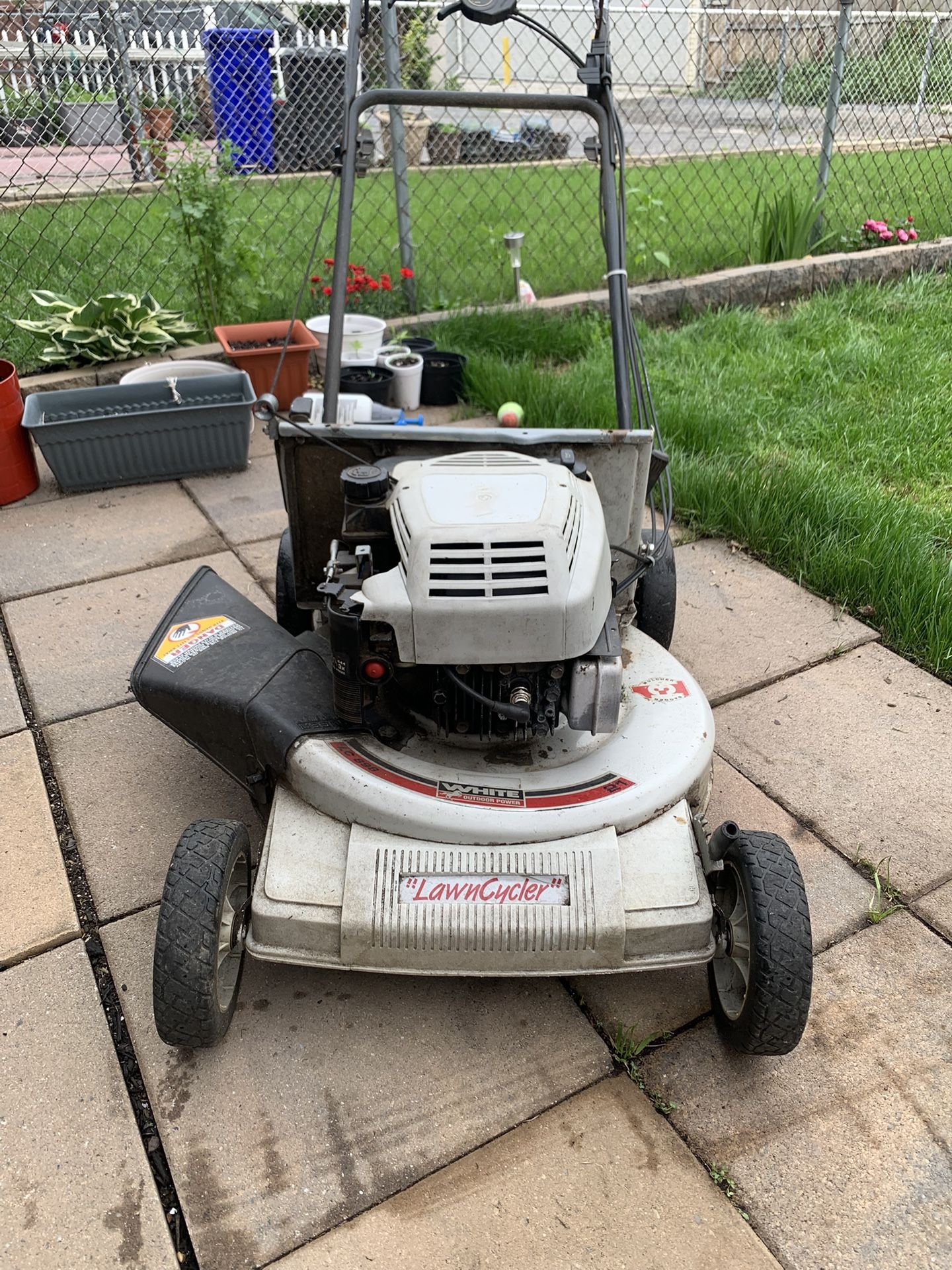 White Outdoor Power LC 898 Push Mower