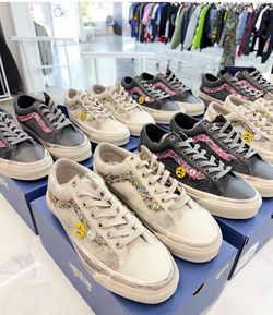 Unreleased Brand New Vans Old Skool 36 Souvenir White Size 5.5 Black size 8.5