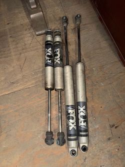 Front/Rear Fox 2.0 Performance Series Struts