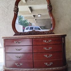 ELEGANT SIX DRAWERS DRESSER WITH MIRROR 