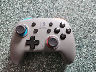 Nintendo Switch Rechargeable Grey Pro Controller 