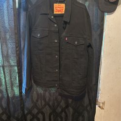 Black Levi’s Denim Jacket 