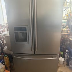 LG refrigerator works excellent 150$