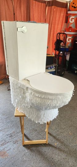 Piñata Toilet 