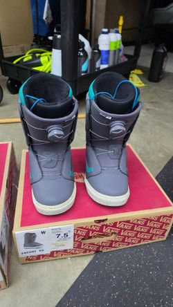 VANS SNOWBOARD BOOTS 7.5W