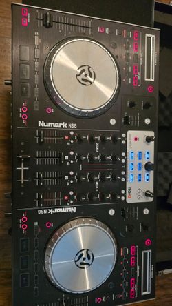Numark NS6 Professional DJ Controller w/ Gator Flight Case & Power Supply