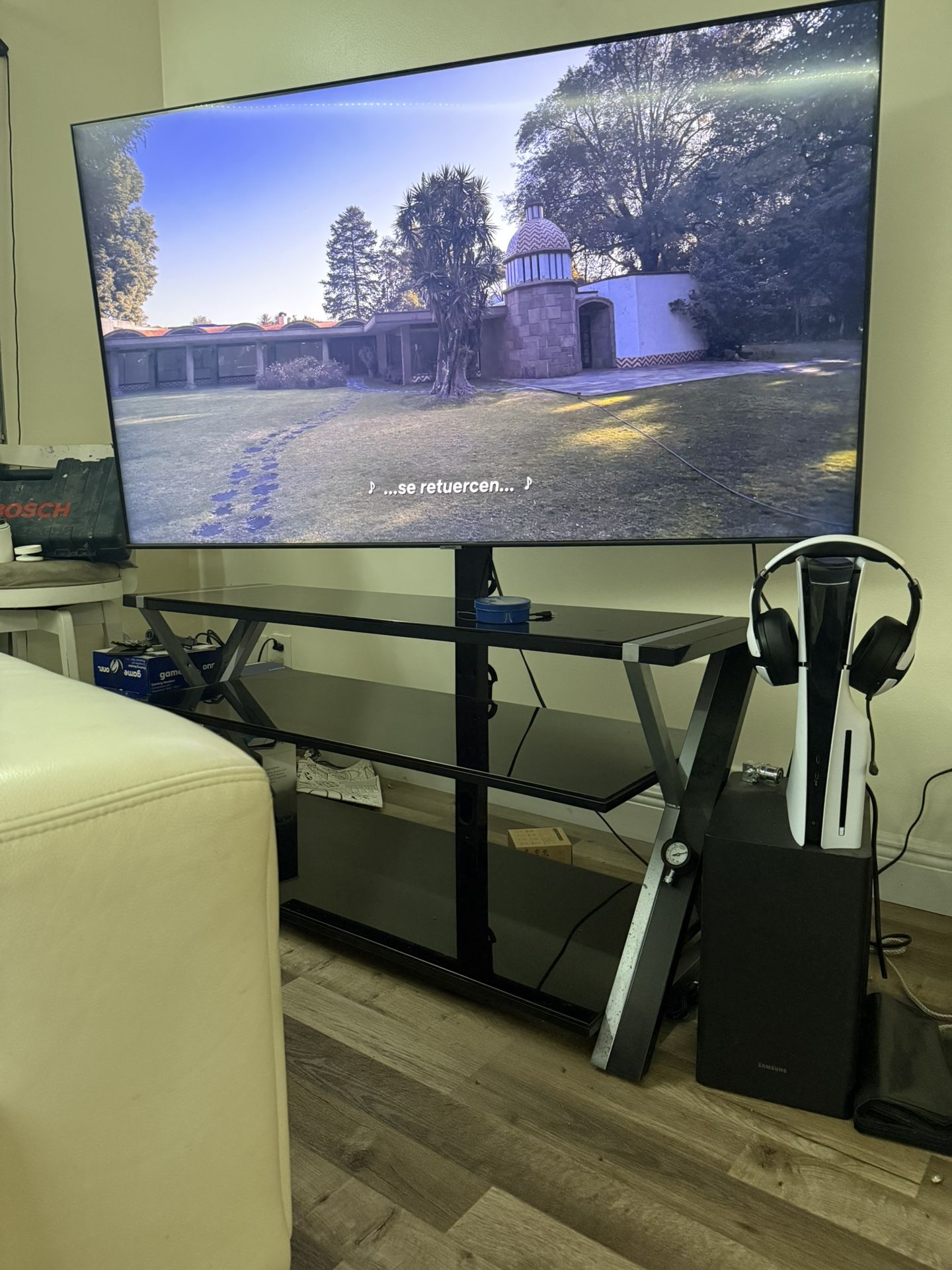 Samsung Curve Tv With Stand 72”