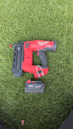 Milwaukee 18  GA Brad nailer
