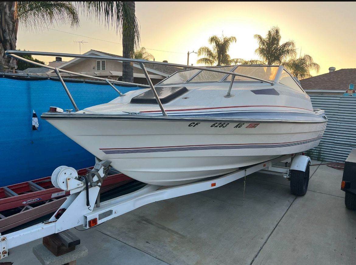 Bayliner Capri 3.0