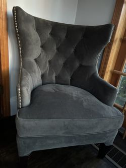 ✨ Charcoal Velvet Wingback Accent Chair – Tufted + Nailhead Trim – Excellent Condition! ✨