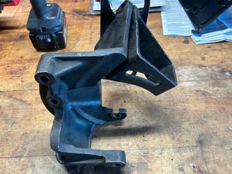 67 to 72 c10, suburban power steering bracket