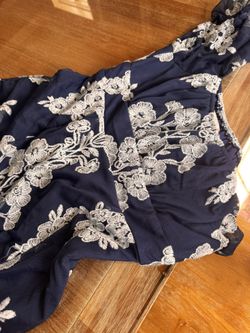 Altar’d state navy dress size small. In great condition.