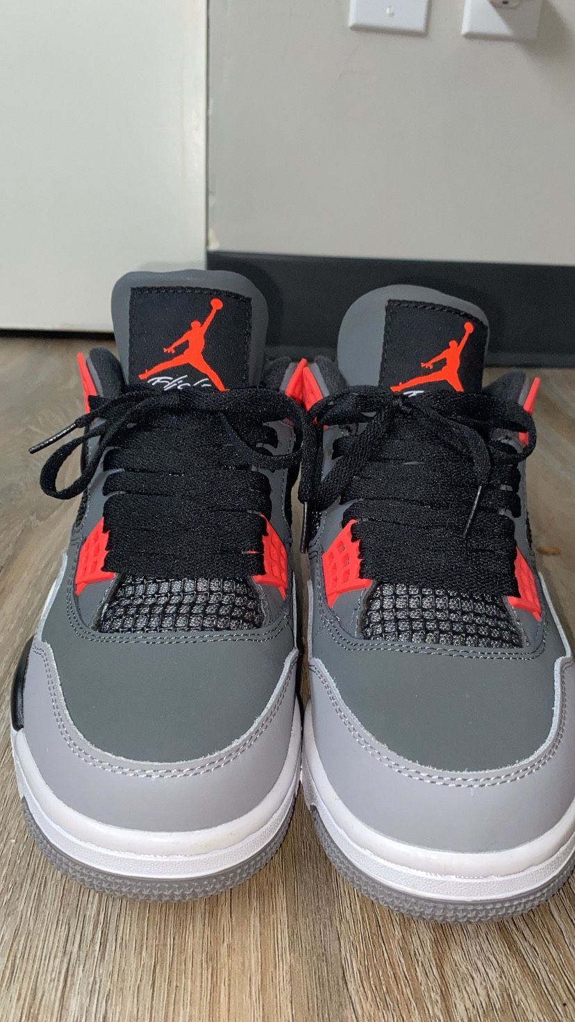 Air Jordans Retro Mid Infrared