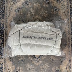 Supreme x Jordan Puffer Jacket Size M