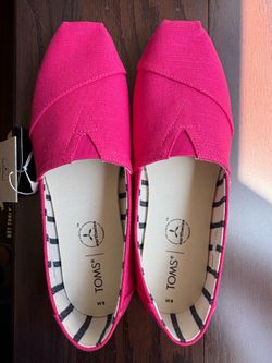 Toms - women’s 9 - brand new