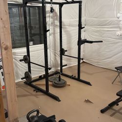 Squat Rack And Adjustable Bench 