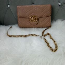 Purse. Bag. Shoulder Bag. Handbag. Tote. 