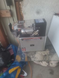 Fuii slushy maker