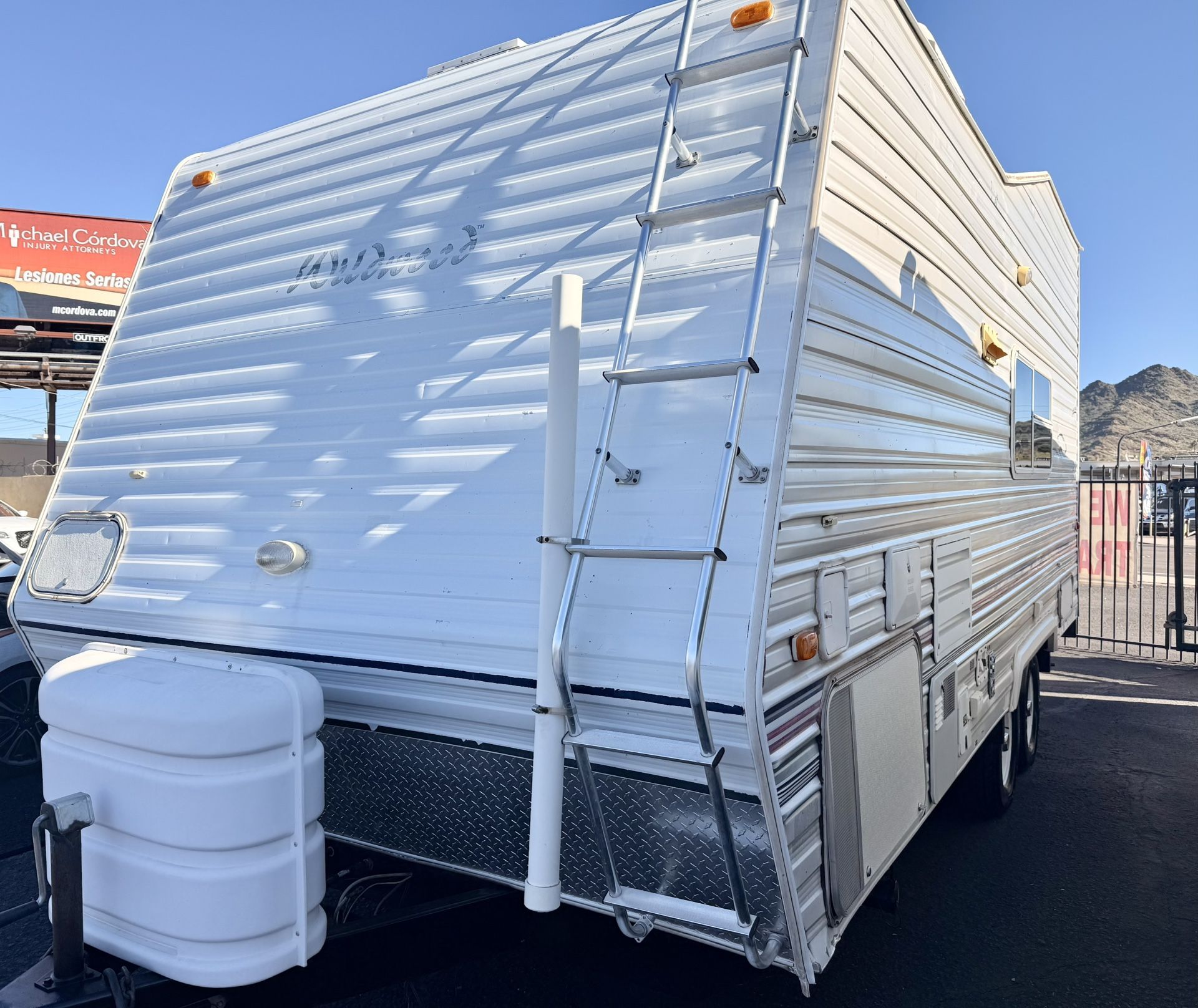 2001 Wildwood Sport Toy Hauler 24Ft Only 4800 Pounds Must See