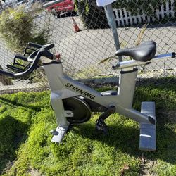 FREE Treadmill & Spinning Bike 