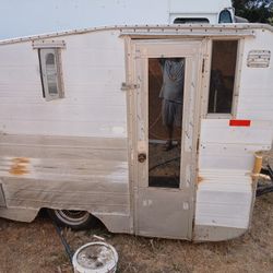 1961 Aluminum Lo-Liner Travel Trailer
