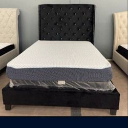 QUEEN SIZE BED FRAME LOTS OF DIAMONDS