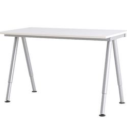 Desk With Adjustable Legs