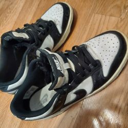 Panda Dunks Size 7 15$