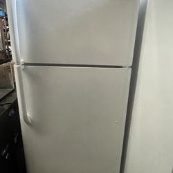 Frigidaire Refrigerator 