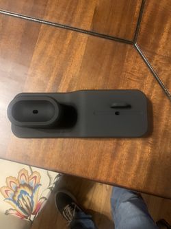 3 in 1 charging base.