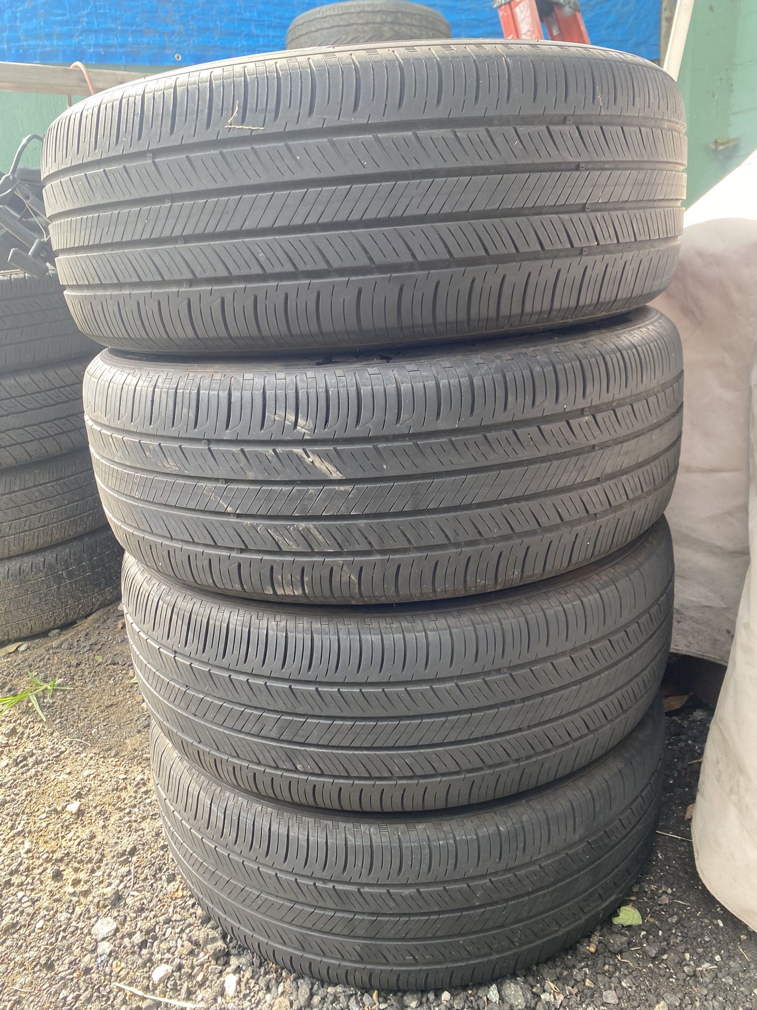 Full Set Tires 215 60 17