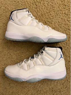 Size 9.5 (Excellent condition , no box) - 2024 Air Jordan 11 retro legend blue