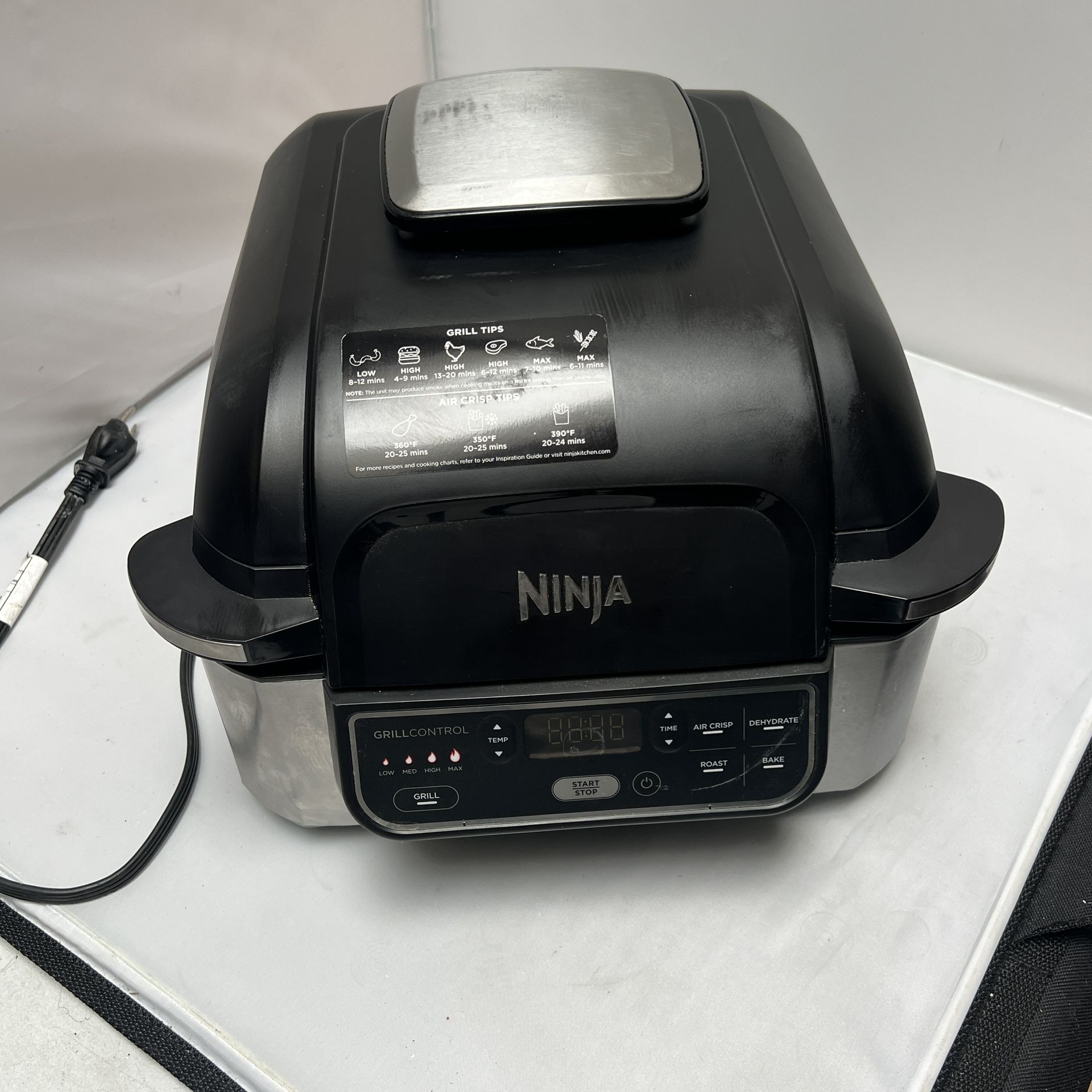 Ninja - Foodi 5-in-1 Indoor Grill with 4-qt Air Fryer - AG301