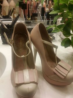 Andrea size 7