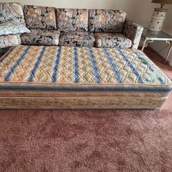 2 twins beds with the bases