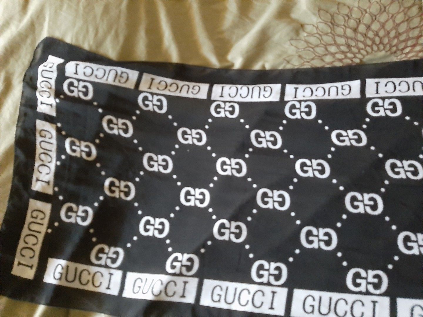 Authentic Gucci Scarf excellent condition