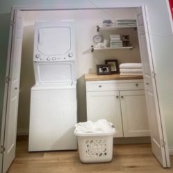 Combo GE Washer & Gas Dryer 24 Inch ( Semi New)