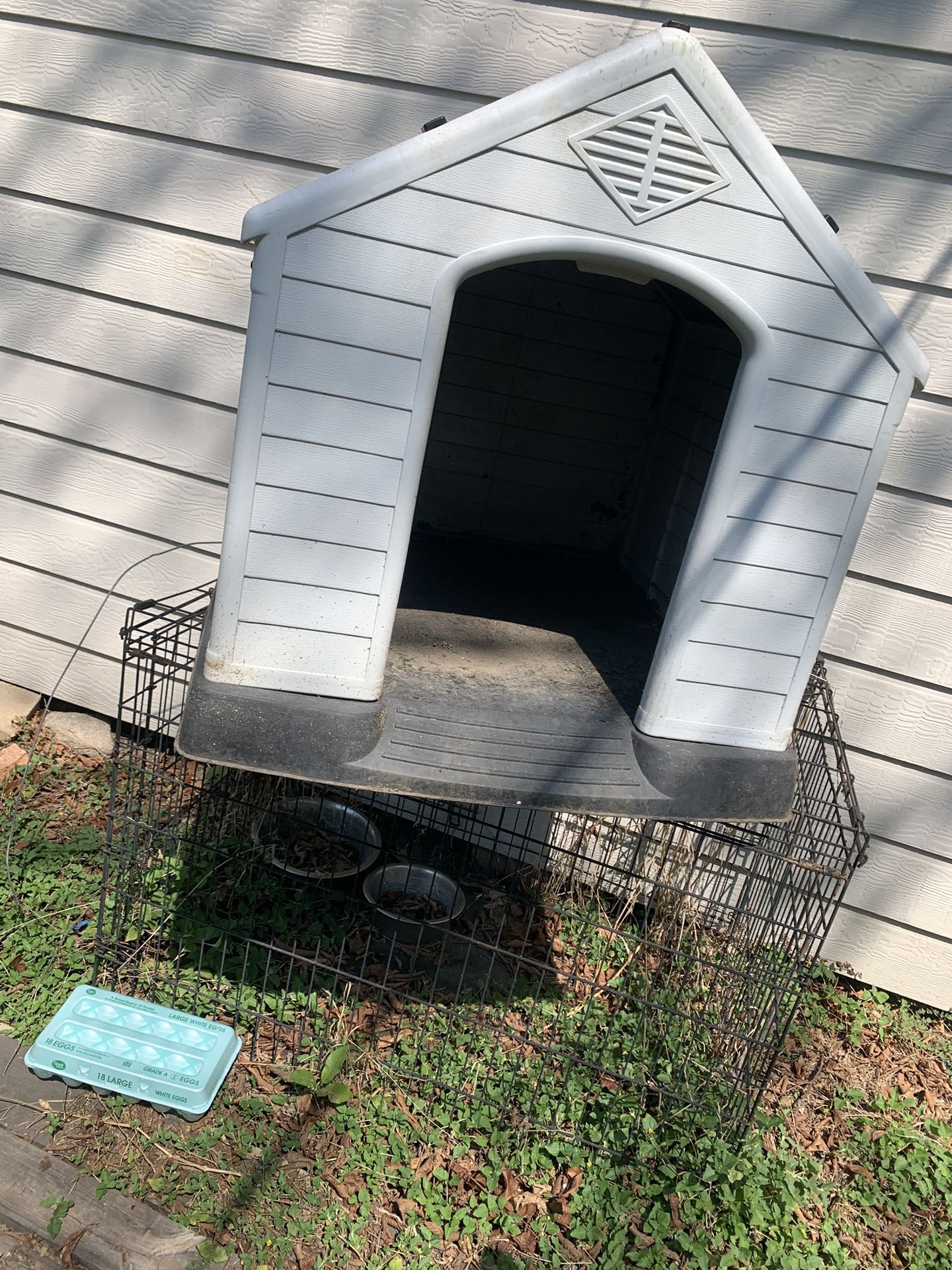 Dog Cage Dog House & Bowls