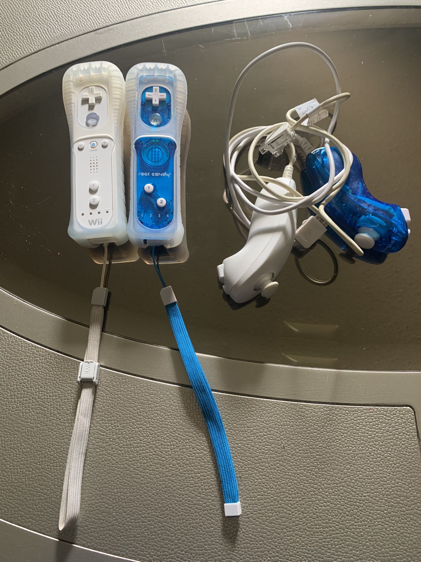 (2) Nintendo Wii Controllers Tested