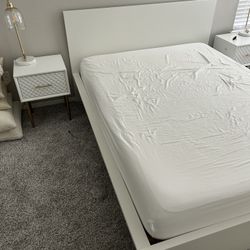 Bed frame - White Wood 