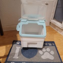 Pet Food Container