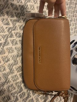 Micheal Kors crossbody bag! *brand new*