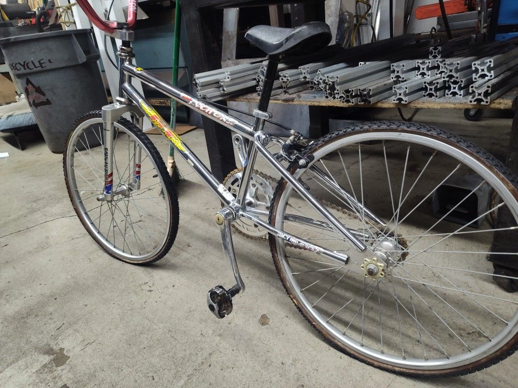 1995 Gt Performer Mach 1