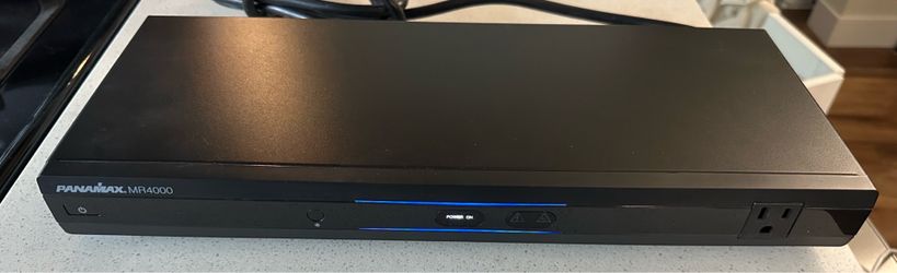 Panamax MR4000 electronics power conditioner like new