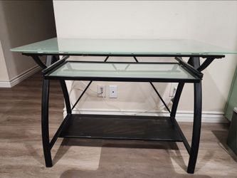 READ 👇 Computer desk