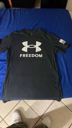 Men under armour shirt size medium